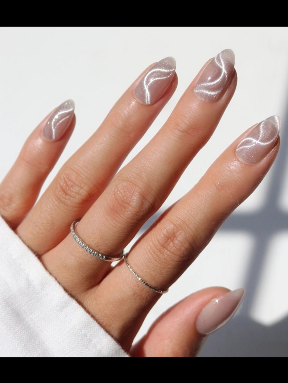 Glamnetic Woo-man! Short Almond Press-On Nails